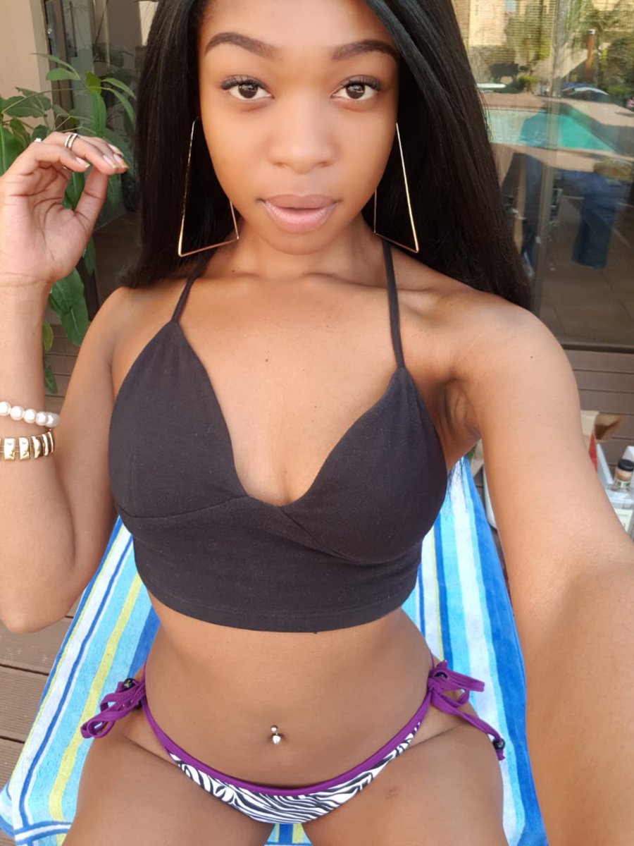 TchizaG's tweet photo. bon dimanche mes amours #assini #poolparty #SundayMorning https://t.co/DQLv3t1TSX