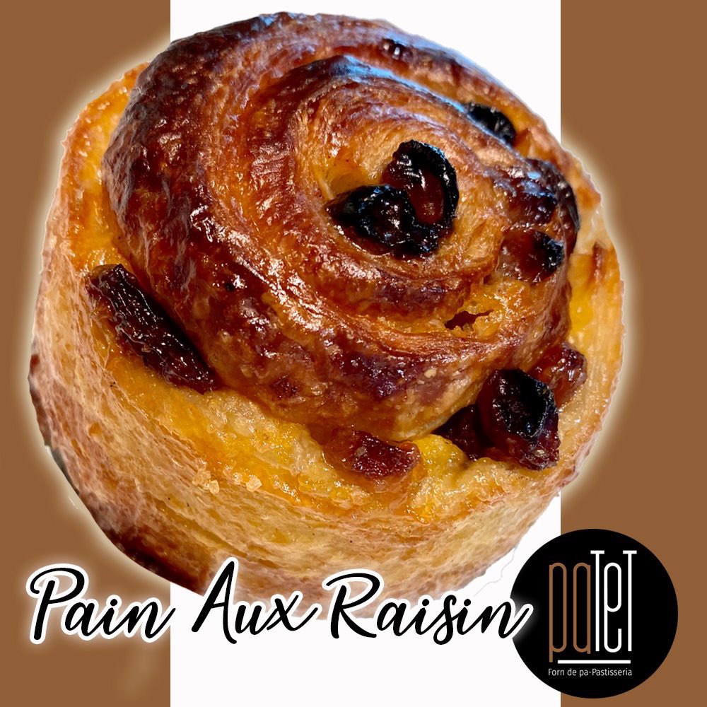 A Pastisseria Patet estem constanment innovant!
Us presentem el nostre Pain Aux Raisin amb una excel.lent massa amb crema, canyella, panses i sucre moré! 
Boníssim amb diferència !!! 😍
#Painauxraisin #crema #canyella #panses #sucremoré #boulangerie #PastisseriaPatet #Mollerusssa