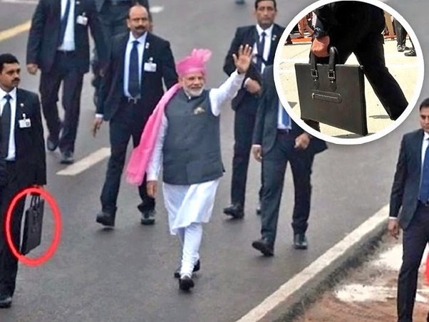 Movie Mango on X: Secret Of The Briefcase That The Bodyguard Of PM Modi  Carries ! The Thread is to clear the confusion about the content of the  briefcase that a bodyguard