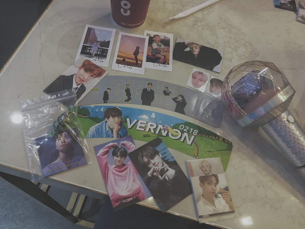 zzzzz_y21's tweet photo. D2 Endπ
μ€λ λ μ¬λ―Έμμμ΄π λλ°μ΄λ€ thanks for the freebies π
#ChweAdventureTime
#JustDoKyeom https://t.co/mdSZiQXIxu