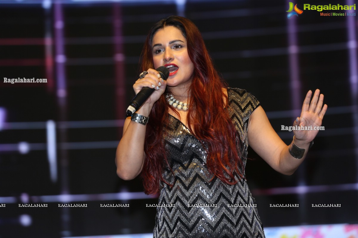 Ragalahari's tweet photo. Apollo Cancer Conclave Valentine Banquet Dinner &amp; Singer Priyanka Negi Musical Night at HICC https://t.co/2Y6mOHsc0p
#ApolloCancerConclave #PriyankaNegi #RagalahariEvents https://t.co/eMOATe9N62