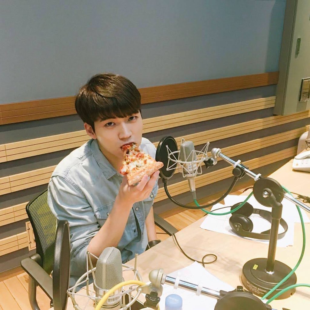 [d-537]im craving pizza woohyun you aint helping