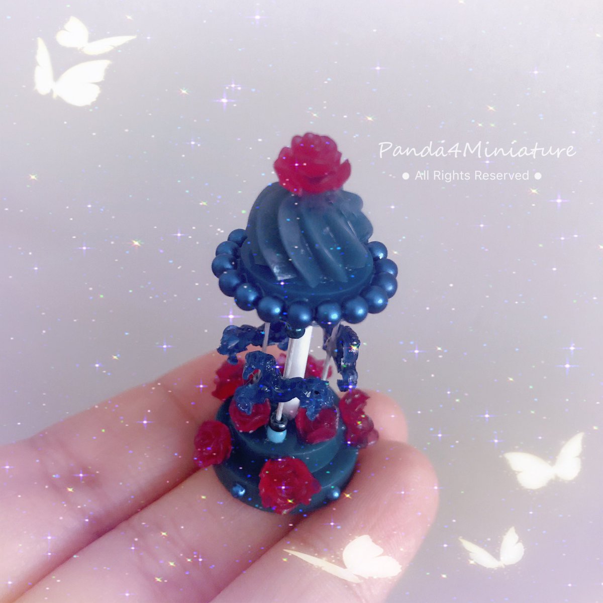 MiniaturePanda4's tweet photo. Mini merry-go-around 🎠🌹
型格風迷你迴旋木馬 🎠🥰
#miniature #ob11配件 #ob11doll #ob11dolltoys #panda4miniature #12分娃 #obitsu11 #minisweetsdoll #amamusu #dollstagram #dollphotography #ミニスウィーツドール #あまむす #ドール #merrygoround #craft #handmade #迴旋木馬 https://t.co/WRH99pa04U
