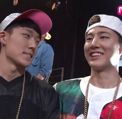 more of the way Jiwon looks at Hanbin 