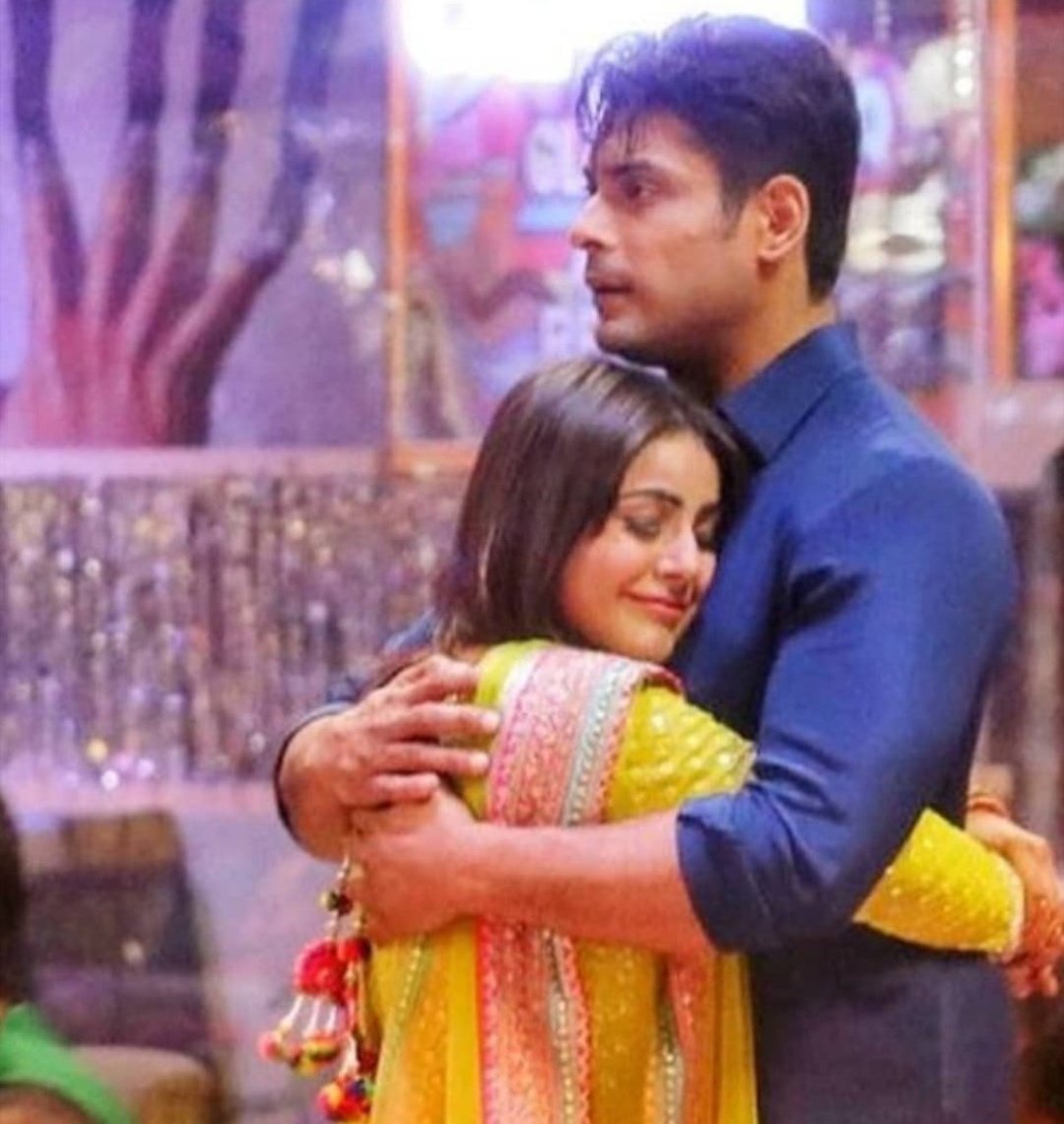 sanatani_girl10's tweet photo. Bta Do Kiske Liye Dunia Pagal He 😍👇👇

Which Couple Are Best in The @BiggBoss Show ??? 

Rt 🔃 #SidNaaz 🤴👰
Like ♥️ For #AsiManshi 🤔

#HistoricWinnerSid 
#ShehnaazGiII 
#SidharthShukla 
#BiggBossFinale #SidNaazForever
#SidNaazians #Shehnaazians #SiddharthShukla #Shehnaaz https://t.co/0YWAJd8SrQ