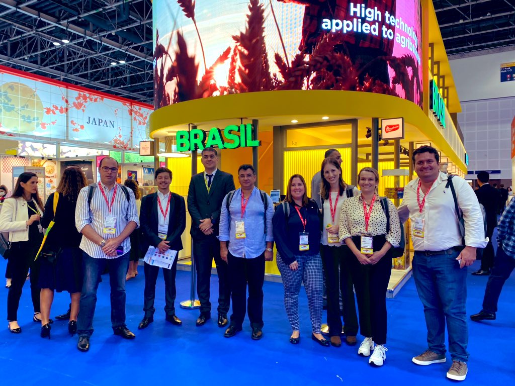 CamilaSande's tweet photo. Iniciamos a nossa Missão ao Oriente Médio com a visita à Gulfood, uma das maiores feiras de alimentos do mundo! A missão tem o objetivo de apresentar a produtores brasileiros as oportunidades dos Emirados Árabes e da Arábia Saudita, em 6 dias de atividades! #AGROBR @SistemaCNA https://t.co/tD3hh8cWux