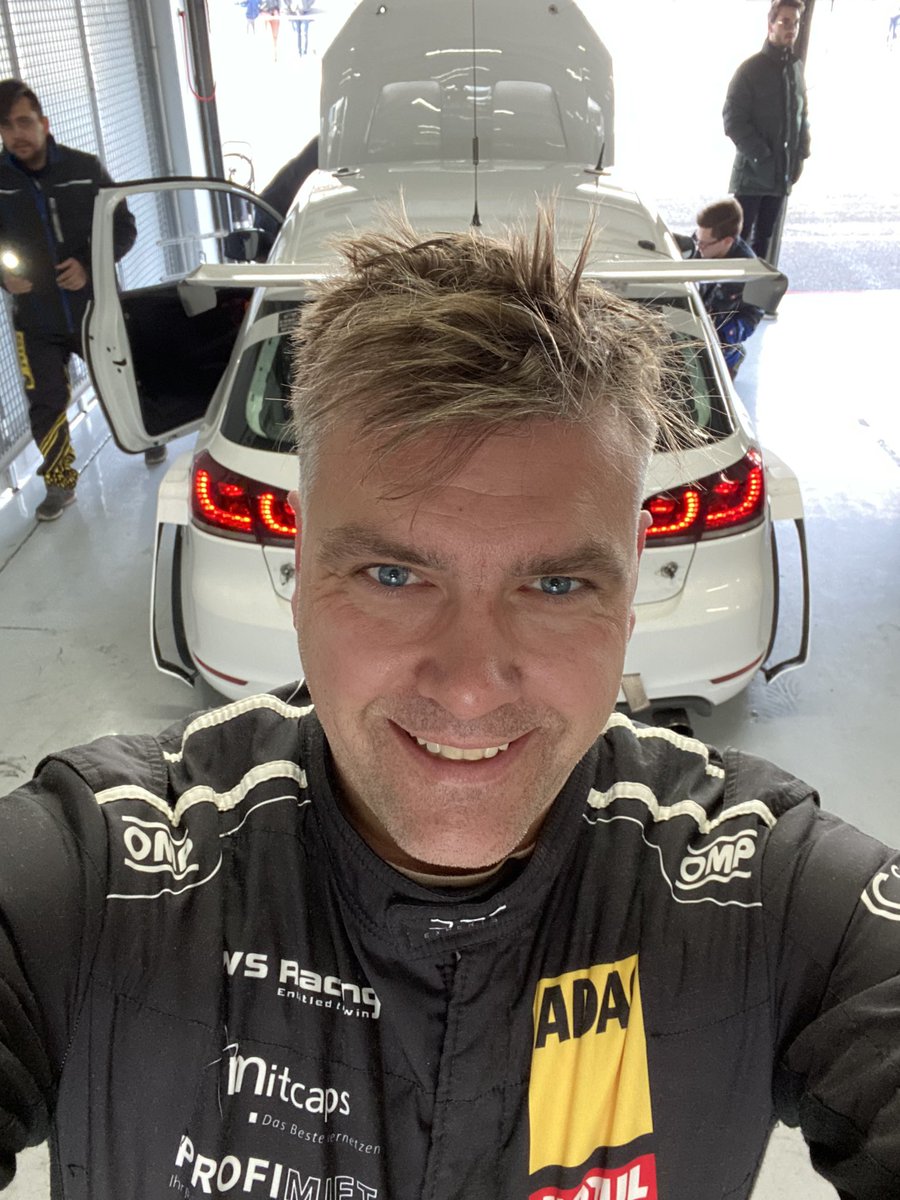 WSRacing1's tweet photo. Racing makes happy.
#lifeisbetterinracesuits #racing #testing #innovation #nowinterbreak #motorsport #volkswagen https://t.co/1Ujyz2YQBk