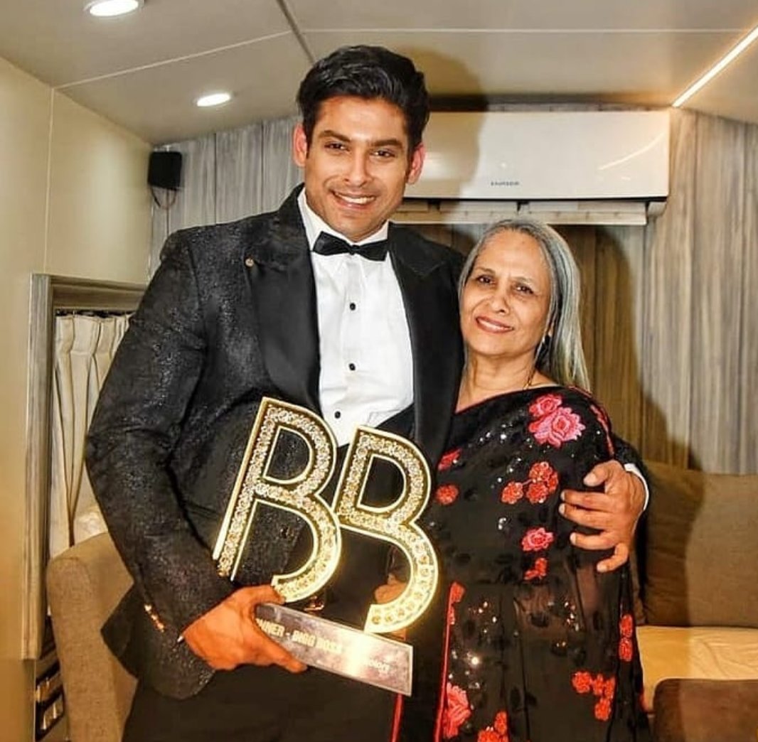 offical_Hiten's tweet image. #BigBoss13Winner @sidharth_shukla 👑 💖💖💖
@ColorsTV #SidharthShukla #King #SiddharthShukla #sid