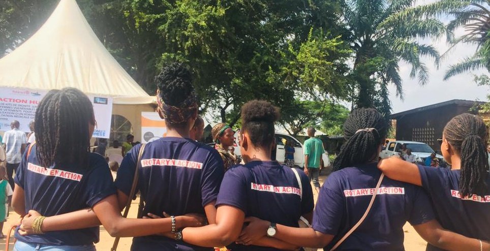 #Burundi 250 femmes et filles victimes des inondations de #Buterere ont été assistées. Chacune a reçu un sceau, un kit de dignité, des vêtements et des savons .
 <a href="/rotaract/">Rotaract</a>
<a href="/goforimpact/">Go for Impact</a>  <a href="/UNWomenBurundi/">UN Women Burundi</a> 
<a href="/JennetKem/">Jennet Kem</a> <a href="/ZKavuma/">Zebib Kavuma</a> 
@phumzileunwomen <a href="/OulimataSarr/">Oulimata Sarr</a> <a href="/unwomenafrica/">UN Women Africa</a> 
<a href="/UN_Women/">UN Women</a>