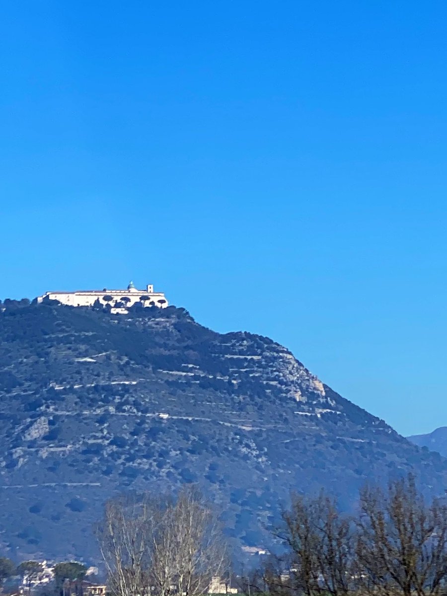 LastRealViking's tweet photo. Sunday morning at #MonteCassino, scene of a major battle during #WWII. You can see why this impressive place was so hard to take https://t.co/nJL3mpAU8Z  #Italy #Lazio #travel #SundaySightseeing https://t.co/YhV2hHe7eC