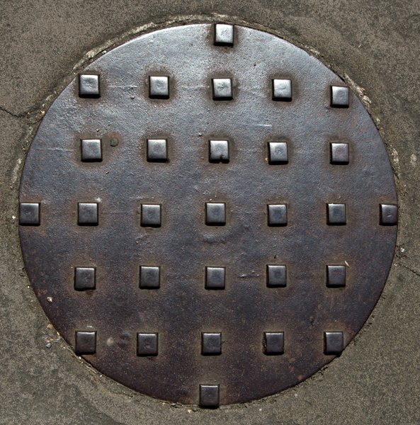 CoversUnderfoot's tweet photo. West of England covers week, day 1: Typical coal plates from Cheltenham, Gloucestershire: #opercula @IronCovers @DrainSquirrel @DrainGazing @DrainSpotting @BeardyHowse https://t.co/VgTxaCQEVN