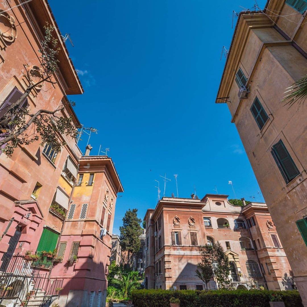 Il 18 febbraio Garbatella compie 100 anni. Tante le iniziative organizzate per festeggiare il “quartiere paese” che più degli altri, conserva gelosamente la sua identità e la sua romanità.

👉 turismoroma.it/it/eventi/buon…

📷 IG: 100annigarbatella

#VisitRome #garbatella100