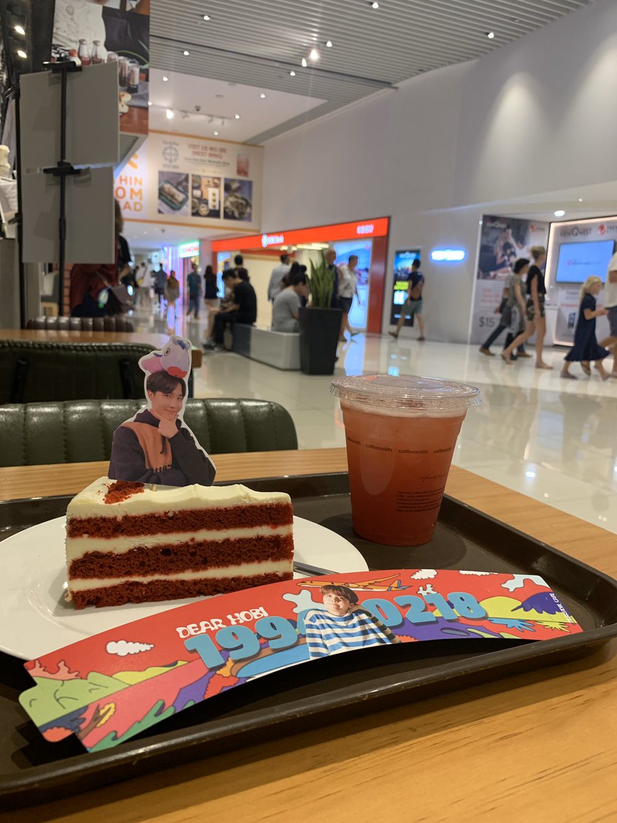 mamichan2303's tweet photo. #dearhobi @dearhobi_cafe Thank you Admin 💜
Happy birthday Hobi 💜💜💜💜💜 https://t.co/jOHtY5AD0I