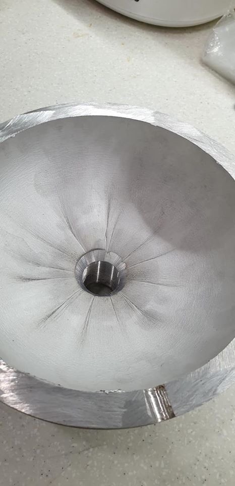 ScubaActive's tweet image. It's not often you come across manufacturing as bad as this on a modern aluminium cylinder.  Today's main manufacturers have the techniques to make a smooth transition from the shoulder to neck on modern cylinders.

When a ASSET member sent these photos, We where appalled.