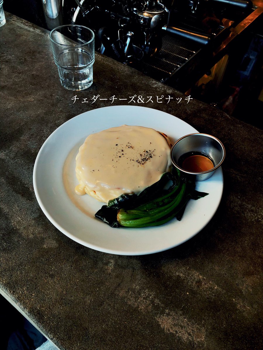 【Number A】
北青山にある大好きなカフェで久々にランチをしたけれどやっぱり何を食べても美味しかった。初めてカウンターに座ったらとても可愛らしい空間。