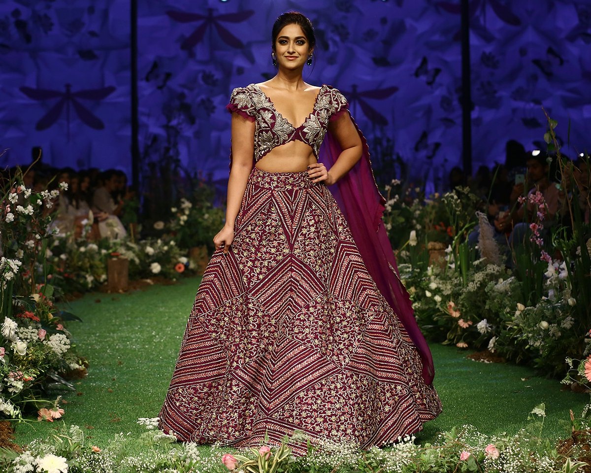 Lakmé Fashion Week tweet media