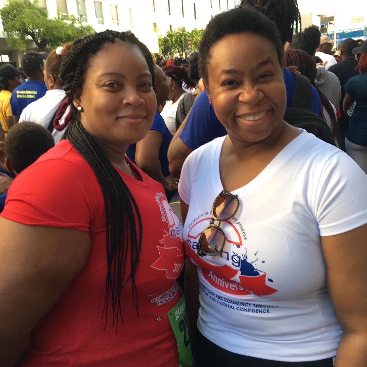carlong123's tweet photo. #TeamCarlong at the amazing @sagicorja #SigmaRun!! ๐๐พโโ๏ธ๐๐พ๐จ #WeRunRoad #CarlongFamily #WeDoMoreThanBooks! https://t.co/6tvjGuMK0R