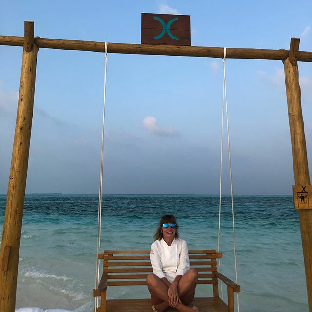 Cucinare qui alle Maldive è fantastico! Appena finisci sei subito al mare e che mare!!! .
.
.
.
#silviabaracchi #cocoonmaldives #youandmemaldives #ilfalconiereontour #ilfalconiere #cookinginTuscany