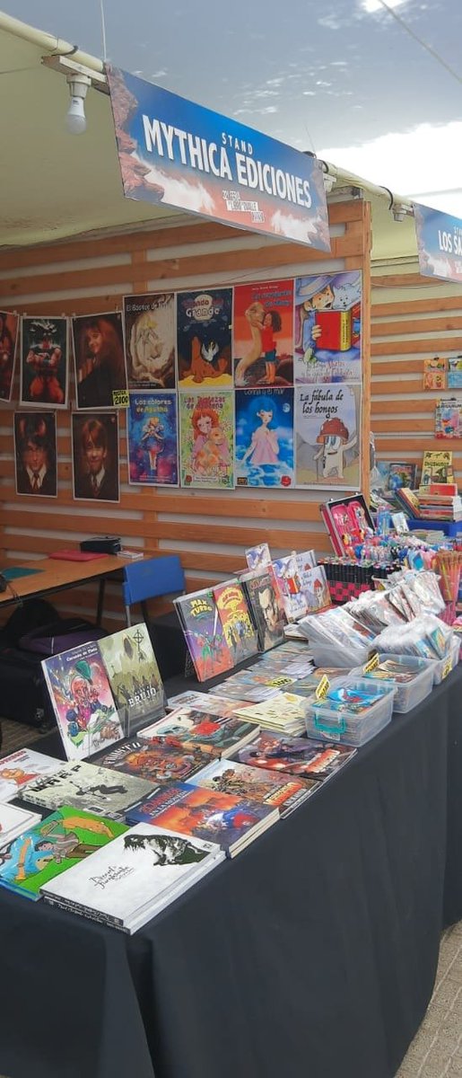 MythicaEdit's tweet photo. Desde ayer y hasta el próximo fin de semana estaremos en OVALLE, en el stand que atienden @jimbasai y @marlynbec con todos sus libros, ilustraciones, stickers y más.  ¡No te lo pierdas! https://t.co/tV9owmydxP