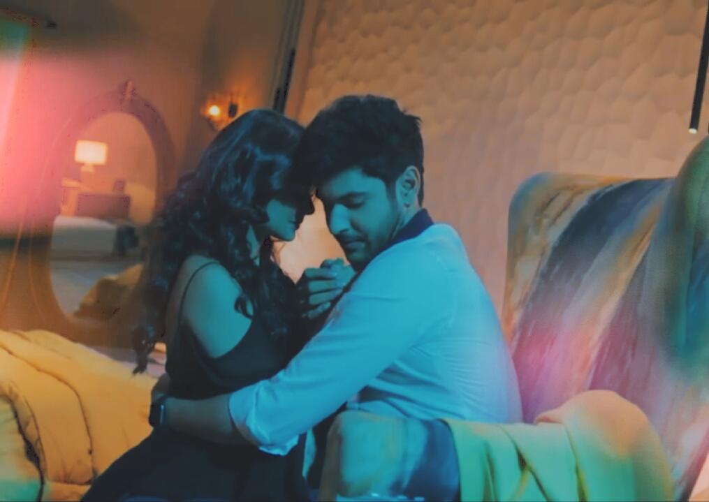 iamhappiest_'s tweet photo. Let us always meet each other with smile, for the smile is the beginning of love.
| #Beyhadh2 | | #MayRa | | #MayaIsBack | | @jenwinget | https://t.co/iQ529ZQZjg