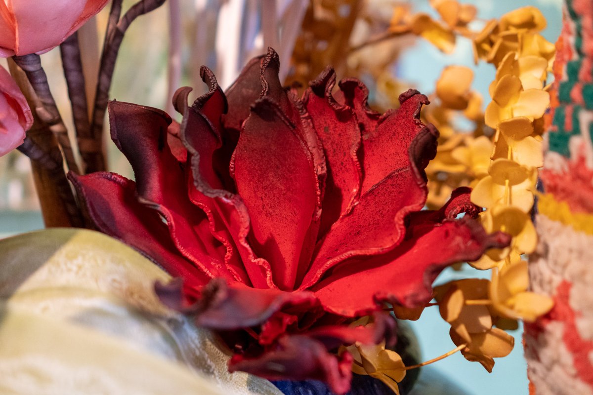 TreehouseG's tweet image. Fill the room with love❣️Low-maintenance foam flowers are always in style. Today is the last day to get 15% off all home accessories!⁣

#treehousegallery #treehousegalleryfurniture #stpetefl #stpetersburgfl #ilovetheburg #iheartstpete