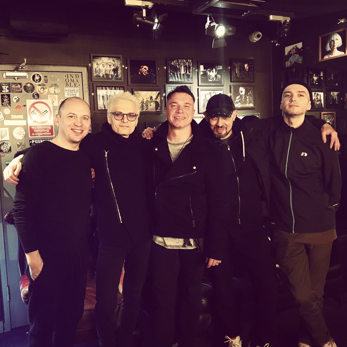 dariusmileris's tweet image. Lemon Joy backstage @ Button Factory in Dublin ☘️🌀🎸🎵🎼 #dublin #buttonfactory #musician #music #Backstage #lemonjoy #Ireland