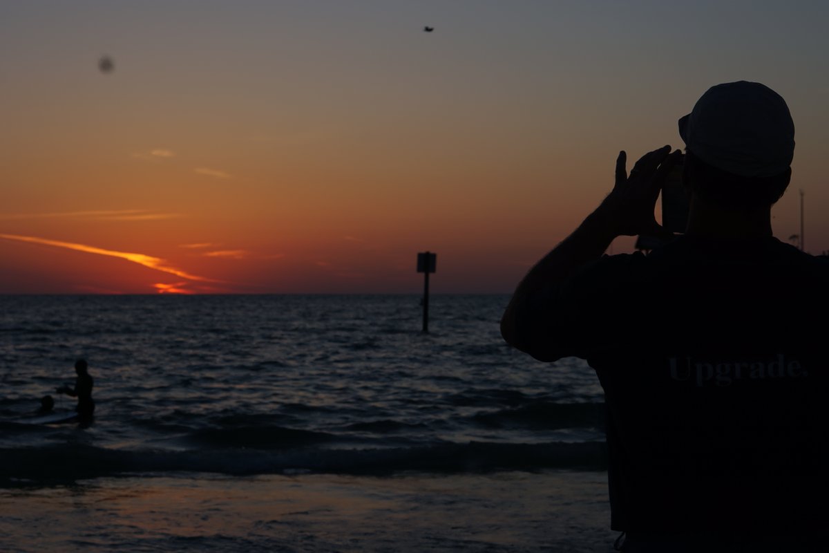 SunsetsAtPier60's tweet photo. Sunday scaries? No such thing at the Sunsets at Pier 60 Festival! 🌅 https://t.co/a8I6ib7dYY