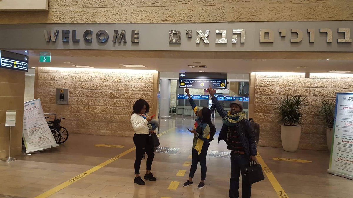 AimKazika's tweet photo. Au centre @elhalev à #Jérusalem en #Israel en formation et conférence sur #ESDGlobal2020 avec @picassmak @AimKazika et @Sandrinebussa. #empowerment #selfedefense https://t.co/q2iXdJc3kx