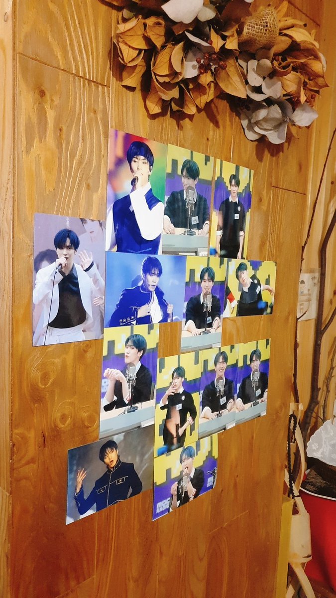 UTS_ASTRO's tweet photo. #늑대소년_차에타봐
#9899_조상즈_언제나_함께하길
마지막날 눈보라를 헤치고 갔다왔네요☃️☃️
빈이사진 민혁이 사진으로 가득하고 직원분도 친절하셔서 더 있고싶었는데 친구와 약속이 있어 금방 일어나 아쉬웠어요ㅠ 조상즈 이벵카페는 없어서 아쉬웠는데 이렇게 이벤트 열어주셔서 감사합니다~🙇‍♀️ https://t.co/s3NUHQe8gZ