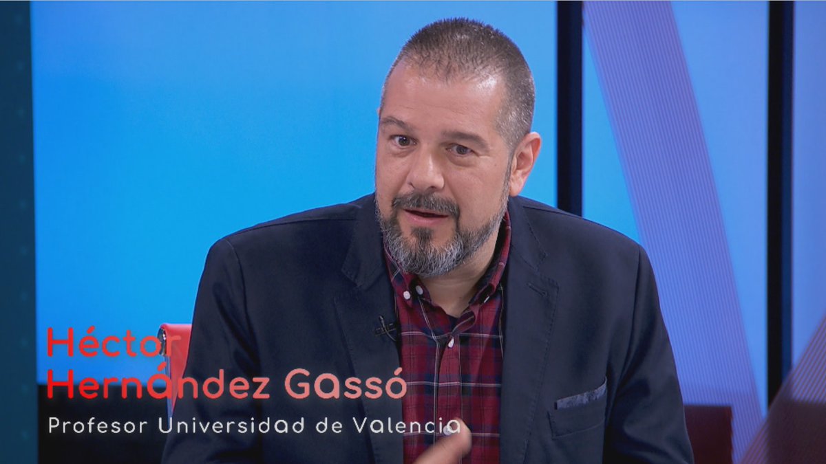 cristobalpenalb's tweet photo. ¿Qué es la competencia digital? ¿Qué tiene que ver la #competenciadigital con la creación de una nueva escuela? @Rev_Comunicar @aperezescoda @juanccolomer y Héctor Hernández Gassó @UV_EG #comunicación #educación #InnovacionEducativa📺@la2_tve @aventurasaber🗓miércoles 19🕰9:55 am https://t.co/BbtX1BSDeQ