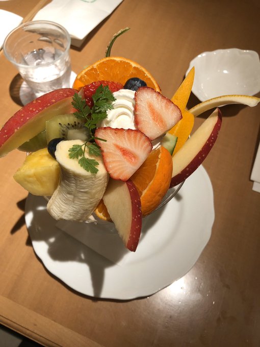 夜パフェ。
千疋屋はじめてでした。 