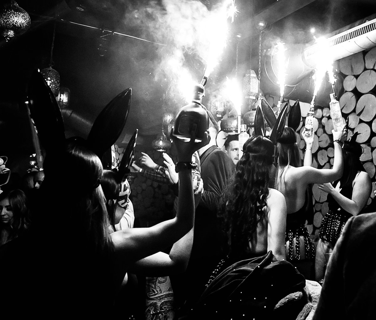 Sunday funday - don’t know about you but we’re still getting flashbacks to last night 💃🏽
•
Only 13 days till our new Saturday night launches, keep an eye out for announcements 👀
#BeImpossible #Manchester #SmokeAndMirrors