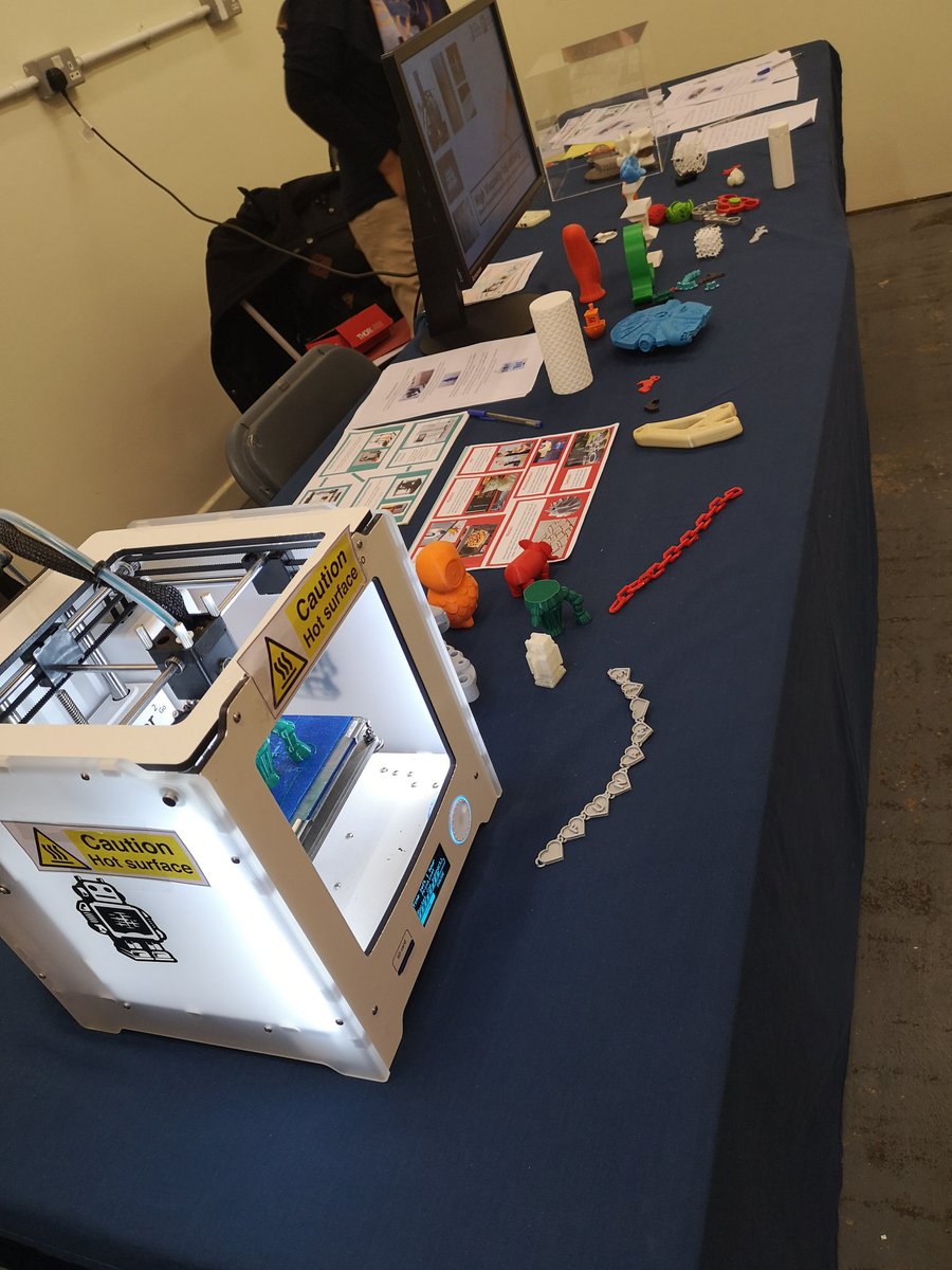 Athena_LA_'s tweet image. 3D printed moving parts made out of polymers, metals and not only... And live 3D printing at the Nottingham Festival of Science and Curiosity!! 🔌🖥️🎲🧸 Getting curious about Additive Manufacturing in Nottingham?!?!?! 🔛💡 @NottsFOSAC #curiousnotts #cfam #uon #3dprinting