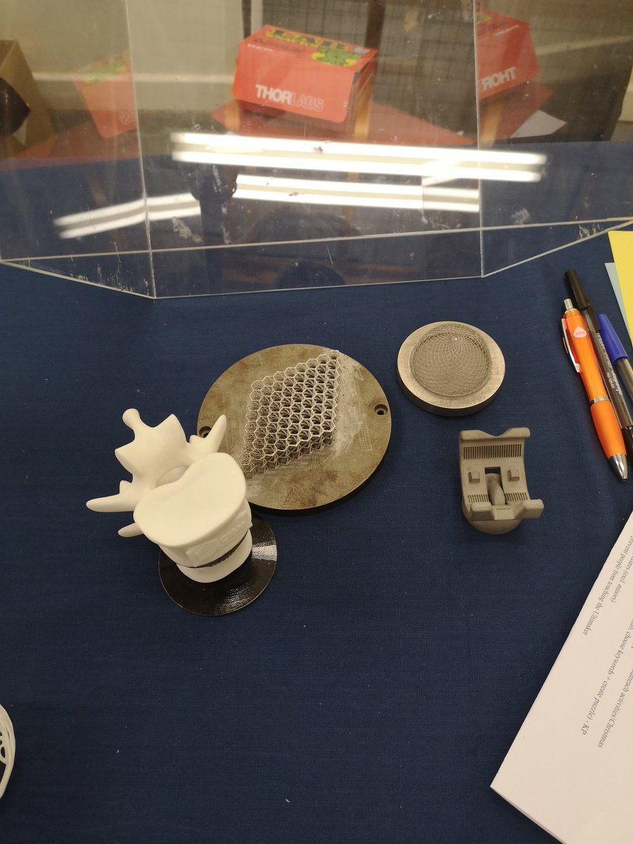 Athena_LA_'s tweet image. 3D printed moving parts made out of polymers, metals and not only... And live 3D printing at the Nottingham Festival of Science and Curiosity!! 🔌🖥️🎲🧸 Getting curious about Additive Manufacturing in Nottingham?!?!?! 🔛💡 @NottsFOSAC #curiousnotts #cfam #uon #3dprinting