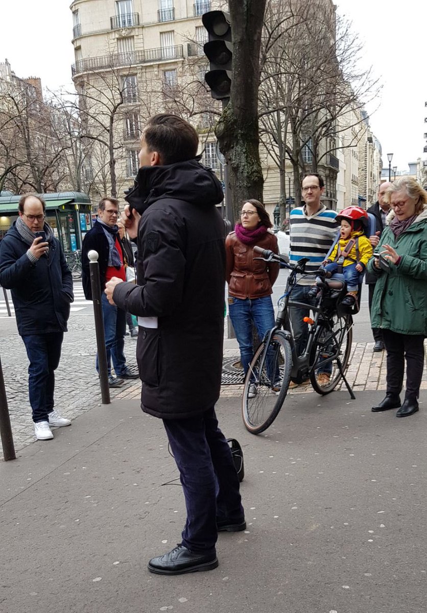 gaspardgantzer's tweet photo. Encore un beau débat avec les habitants du 15e ce matin à Convention. On recommence demain à Boucicaut à 18:00 🎤🎤🎤 https://t.co/SulGGnYMi8