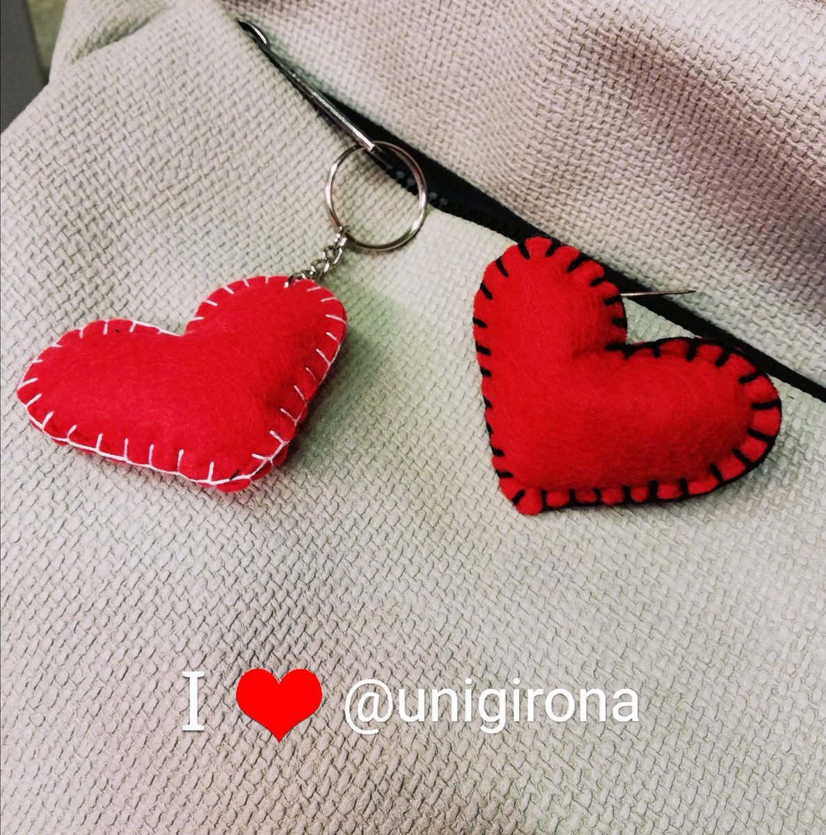 vegotxu's tweet photo. Jo ja tinc els meus ❤️❤️ fets a mà per els alumnes de CEE Ventijol!! No ets quedis sense el teu. Els pots adquirí en la botiga a l'entrada de Fontajau. @Noejordana @unigirona https://t.co/D8a4Pyq7bh