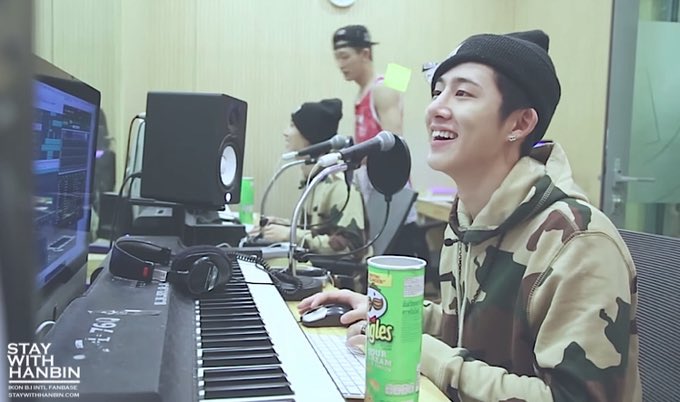 the way Jiwon effortlessly makes Hanbin smile 