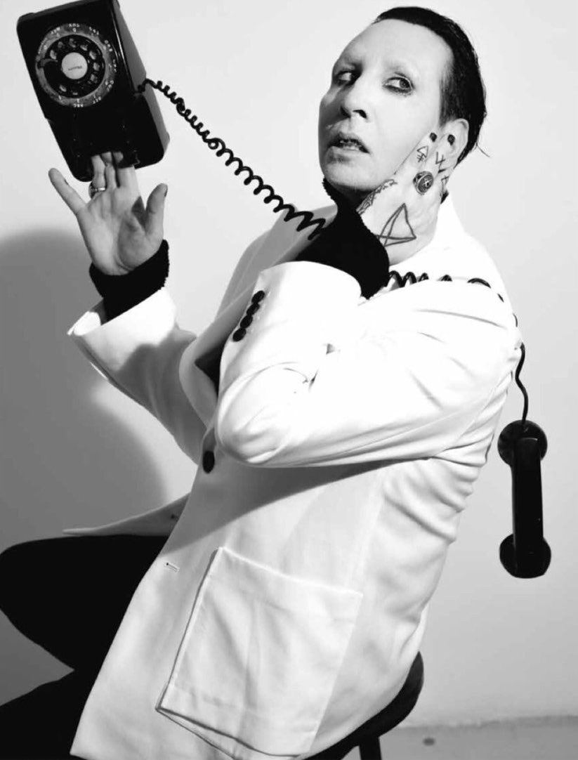 targettaudience's tweet photo. Happy Sunday Manson family 🖤
#marilynmanson @marilynmanson https://t.co/VuJNHtMuFH