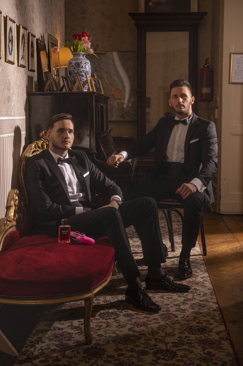 TheStrxngeR10's tweet photo. Wir beherrschen nicht nur die Weekend League.. Wir sind auch die Liga der Gentlemen ๐ฉ๐น
@MrNeverG1veUp und ich hatten einen coolen Tag in Berlin beim Fotoshooting mit JOOP Homme
#gentlemen #fotoshooting #berlin #SCENTSKG #EnterTheJoopFantasy https://t.co/JcOWrsxDex