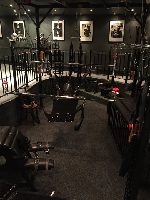 Chamber doors are now closed @aleedsstudio until tomorrow when the doors will swing open again at 10am<a class="tags" target="_blank" title="On Twitter" href="/?out=eyJ0eXAiOiJKV1QiLCJhbGciOiJIUzUxMiJ9.eyJpYXQiOjE3MjM1MjY4MTksImlzcyI6InR3cG9ybnN0YXJzLmNvbSIsIm5iZiI6MTcyMzUyNjgxOSwiZXhwIjoxNzU1MDYyODE5LCJyZWRpcmVjdF91cmwiOiJodHRwczovL3R3aXR0ZXIuY29tL2FsZWVkc3N0dWRpbyJ9.y6txUasGgChCcCz3hylw0_zB0B8iNfWkxqiQNyznq0lgijs70IajPphg2v2FTjYAb16grYUxA_MGsIgZO5eXbA">@aleedsstudio</a>