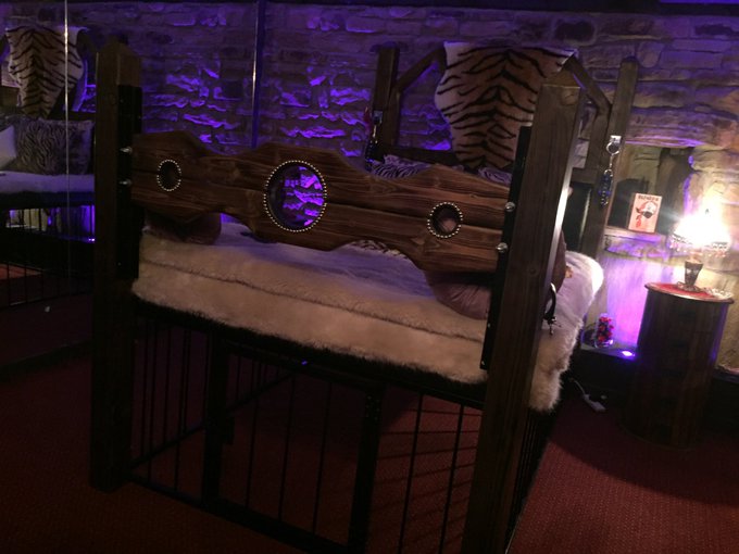 Chamber doors are now closed @aleedsstudio until tomorrow when the doors will swing open again at 10am<a class="tags" target="_blank" title="On Twitter" href="/?out=eyJ0eXAiOiJKV1QiLCJhbGciOiJIUzUxMiJ9.eyJpYXQiOjE3MjM1MjY4MTksImlzcyI6InR3cG9ybnN0YXJzLmNvbSIsIm5iZiI6MTcyMzUyNjgxOSwiZXhwIjoxNzU1MDYyODE5LCJyZWRpcmVjdF91cmwiOiJodHRwczovL3R3aXR0ZXIuY29tL2FsZWVkc3N0dWRpbyJ9.y6txUasGgChCcCz3hylw0_zB0B8iNfWkxqiQNyznq0lgijs70IajPphg2v2FTjYAb16grYUxA_MGsIgZO5eXbA">@aleedsstudio</a><a href="/tag/chamberhire"class="tags"><span>#chamberhire</span></a>