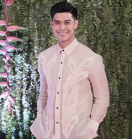 peanatloves's tweet photo. Pwede na sa abs cbn grand ball 
@MissMarisRacal @akosijcdeberat 

PEANAT FOR GGV https://t.co/4brTjgPA0m