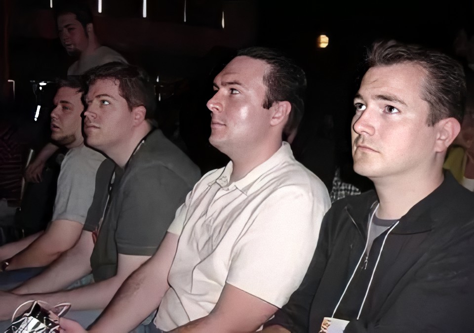 Aiが画像を高画質化するアプリ Remini で懐かしのネットミーム画像を再生し始める人たち Togetter