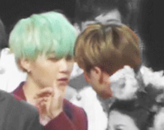 some low quality yoonjin pics that make me wanna cry