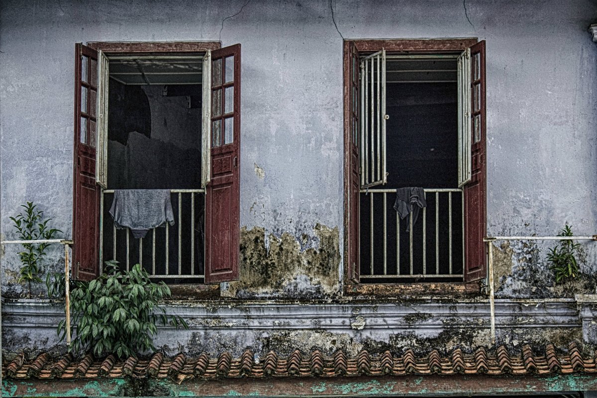 EnfocarPhoto's tweet image. Window Photography Print, Malaysia Photography, Rustic Decor tuppu.net/50e47a93 #EnfocarPhotography #Etsy #RusticWindow