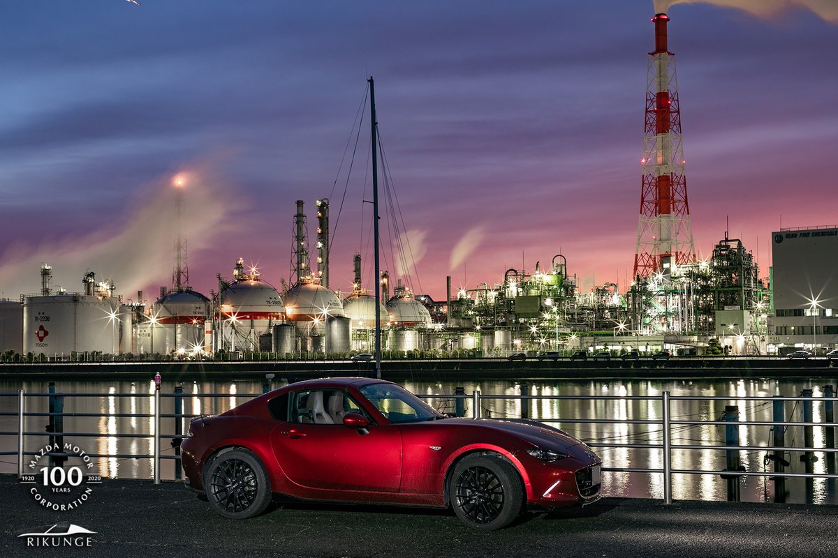 りくんげ 四日市工場夜景の続き 塩浜あたりでウダウダしすぎて夜明けが近づいて来たので 予定していたスポットをすっ飛ばして四日市ドームに向かったんですけど 個人的に ここは暁の風景がとても素敵だと思う 今回は車の乗り入れができるようになって りくんげ 四日市工場夜景の続き 塩浜あたりでウダウダしすぎて夜明けが近づいて来たので 予定していたスポットをすっ飛ばして四日市ドームに向かったんですけど 個人的に ここは暁の風景がとても素敵だと思う 今回は車の乗り入れができるようになって