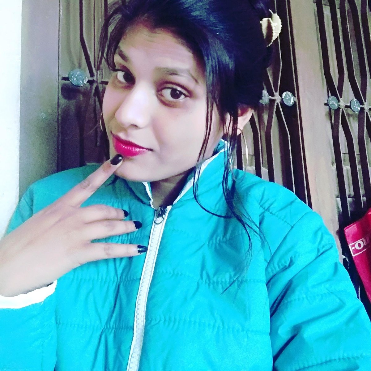 divyasin123's tweet photo. #NewProfilePic 😎😎 https://t.co/5XANW56EaG