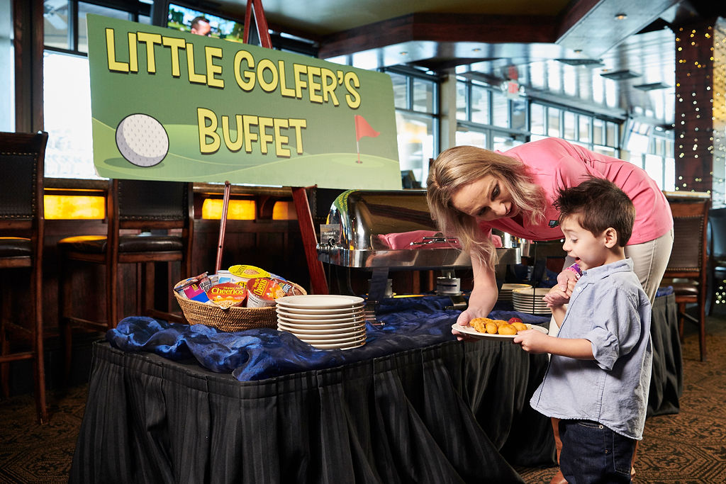Start out the day with a family breakfast! 🥞