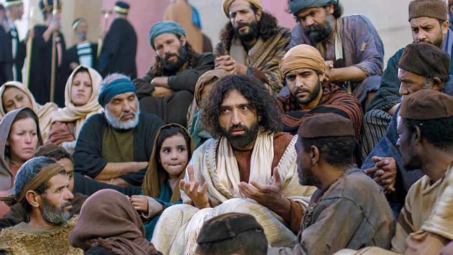 JamesMartinSJ's tweet image. Gospel: Today, in an often overlooked passage, Jesus forbids name calling: "Whoever says to his brother, ‘Raqa,’ will be answerable to the Sanhedrin; and whoever says, ‘You fool,’ will be liable to fiery Gehenna" (Mt 5). Jesus is clear: Stay away from judging and name calling.