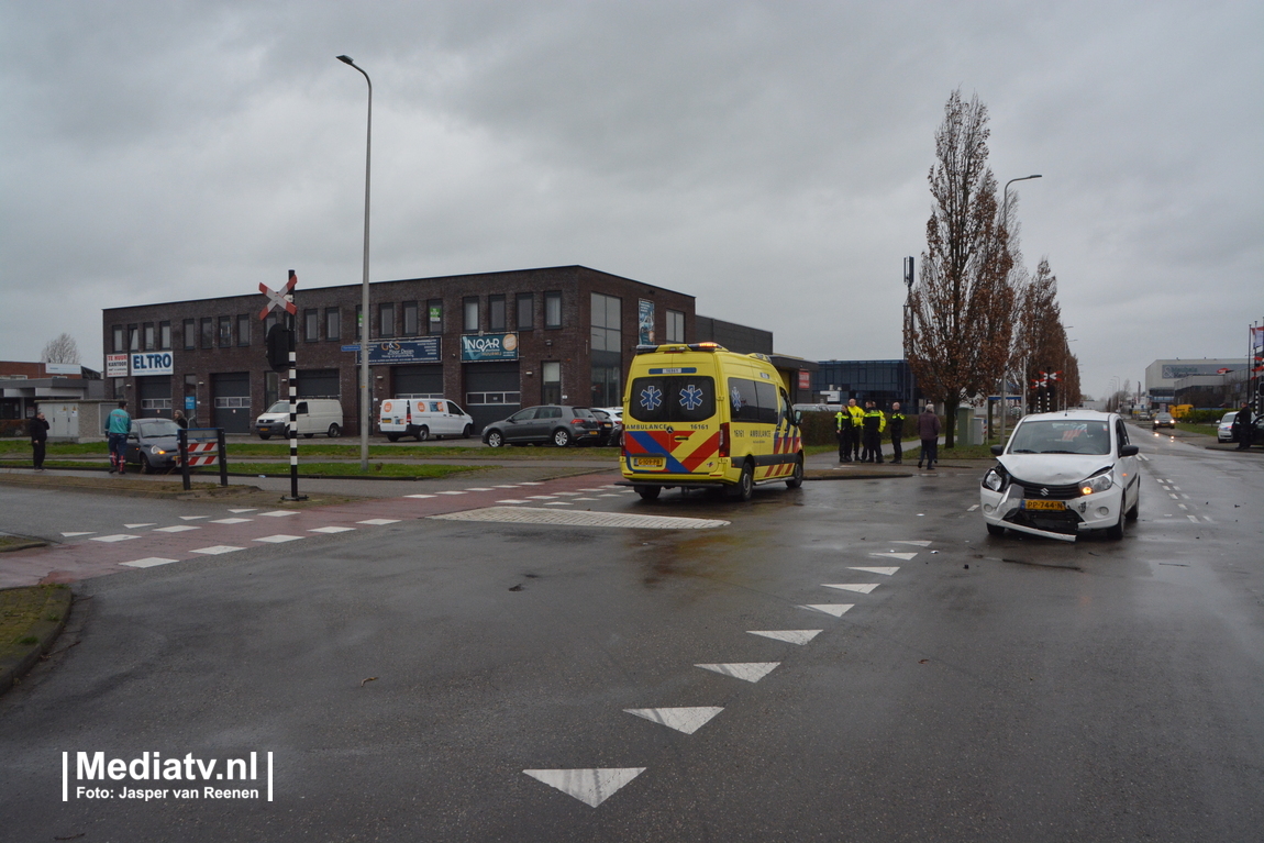 Melding ambulance Bedrijfsweg Alphen aan den Rijn inzake ongeval
